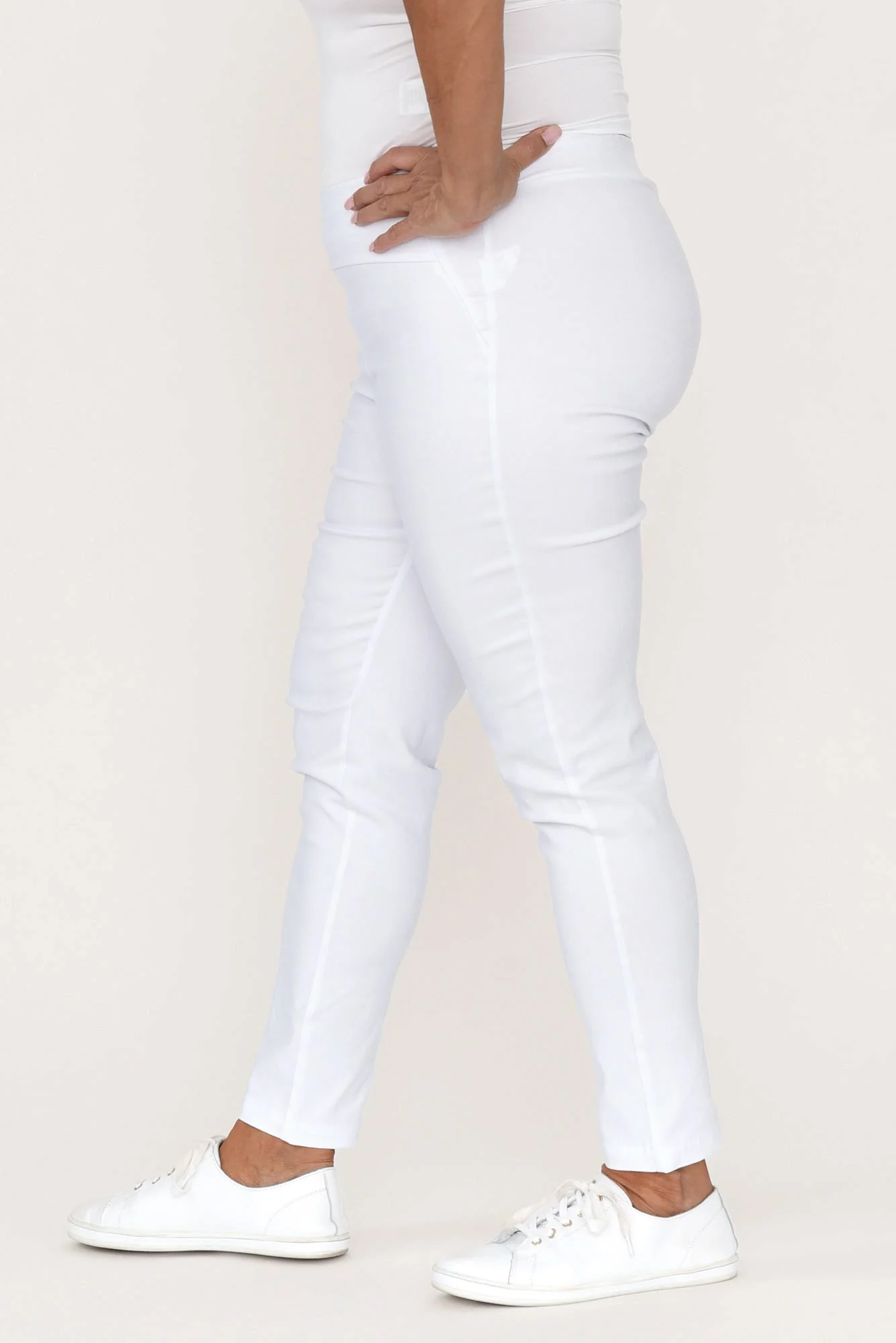 Olympia White Straight 7/8 Pants - Image 8