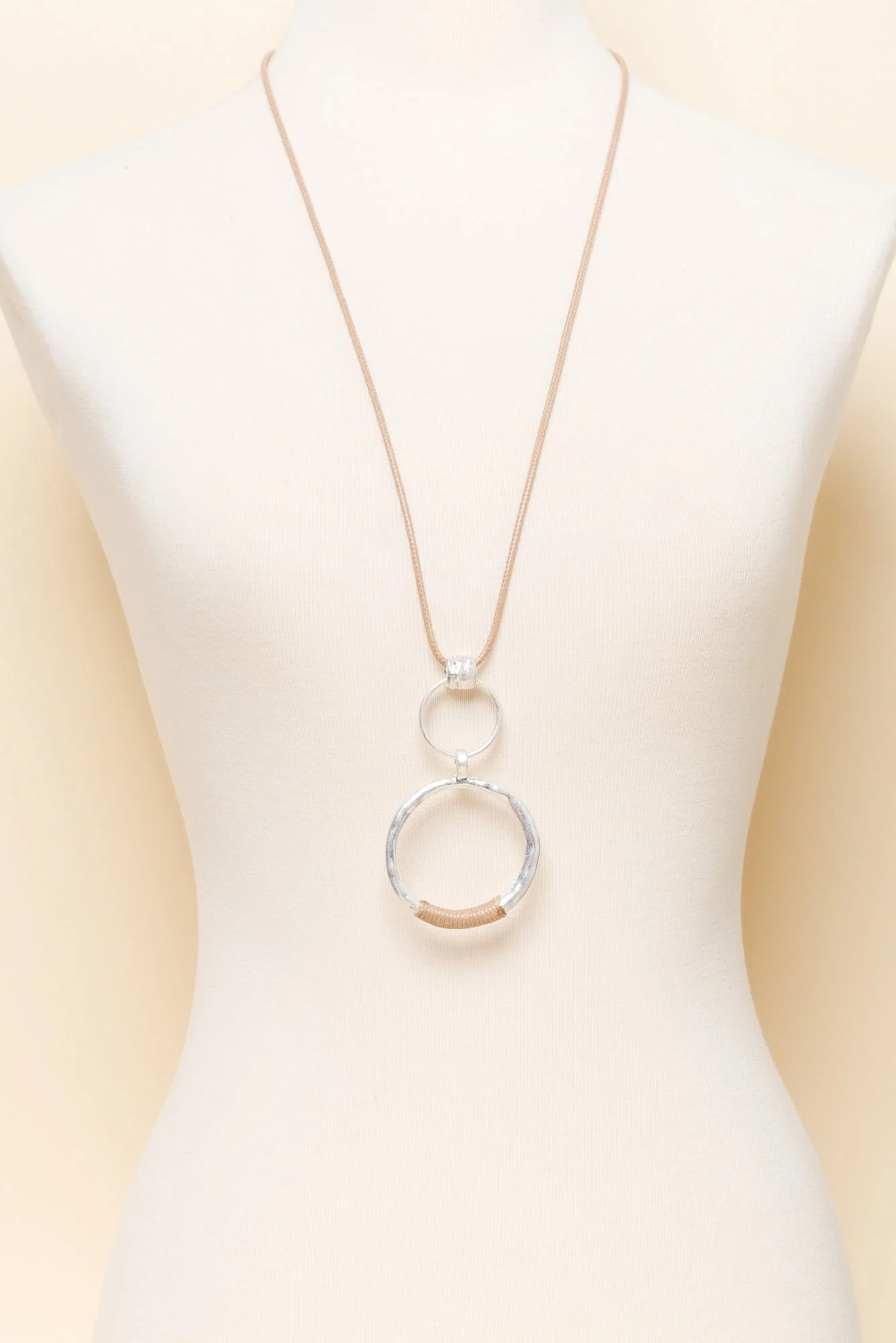 Palmina Silver Circle Pendant Necklace - Image 2
