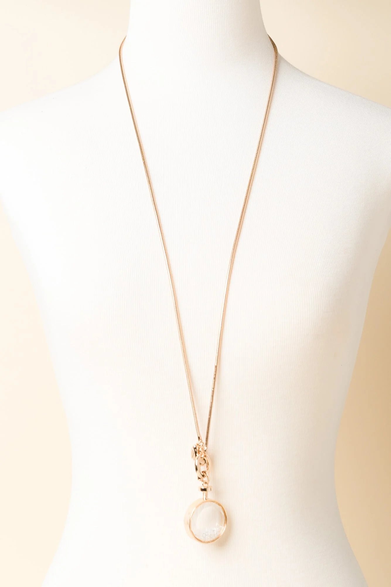 Pera White Circle Pendant Necklace - Image 2