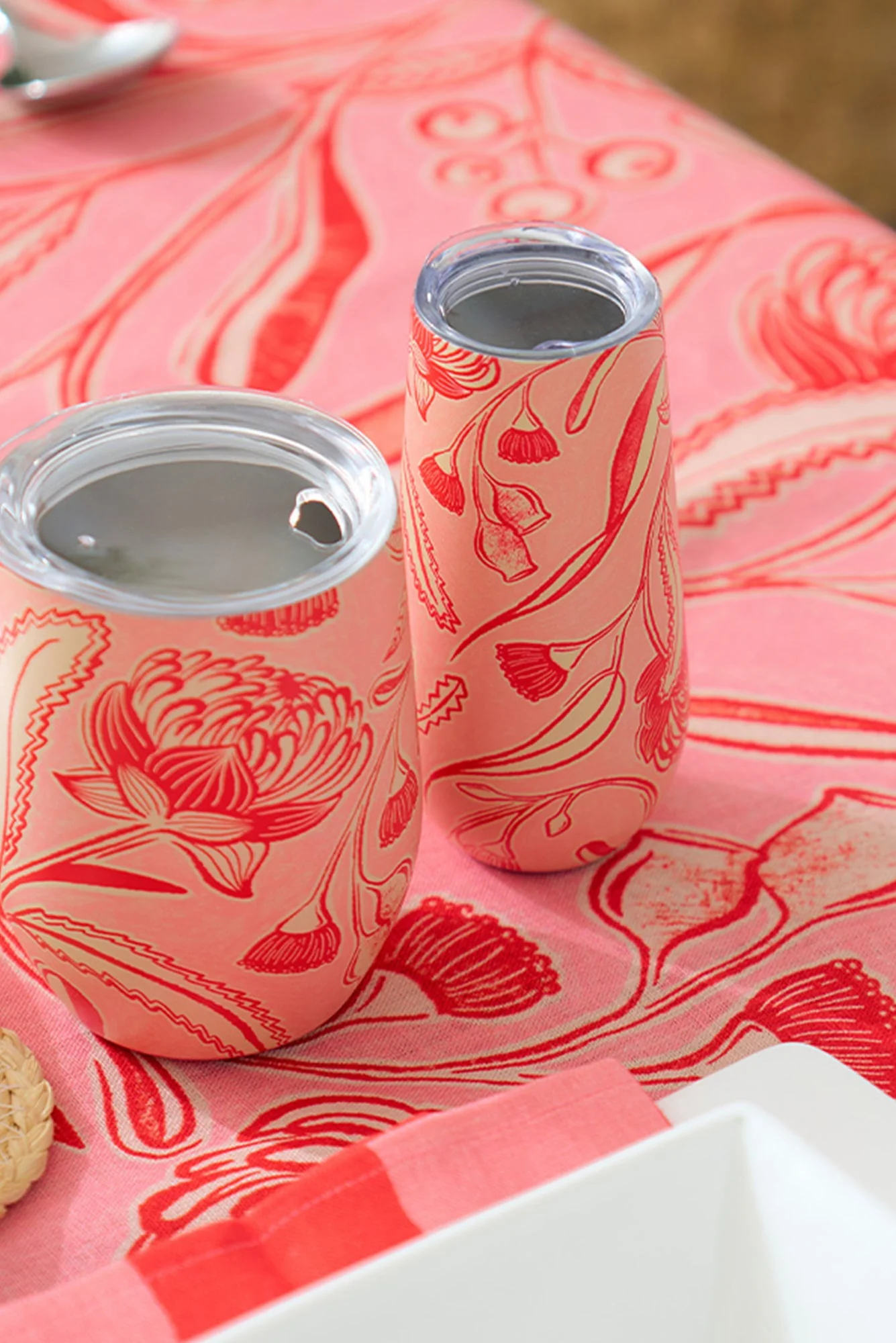 Red Trailing Natives Linen Tablecloth - Image 2