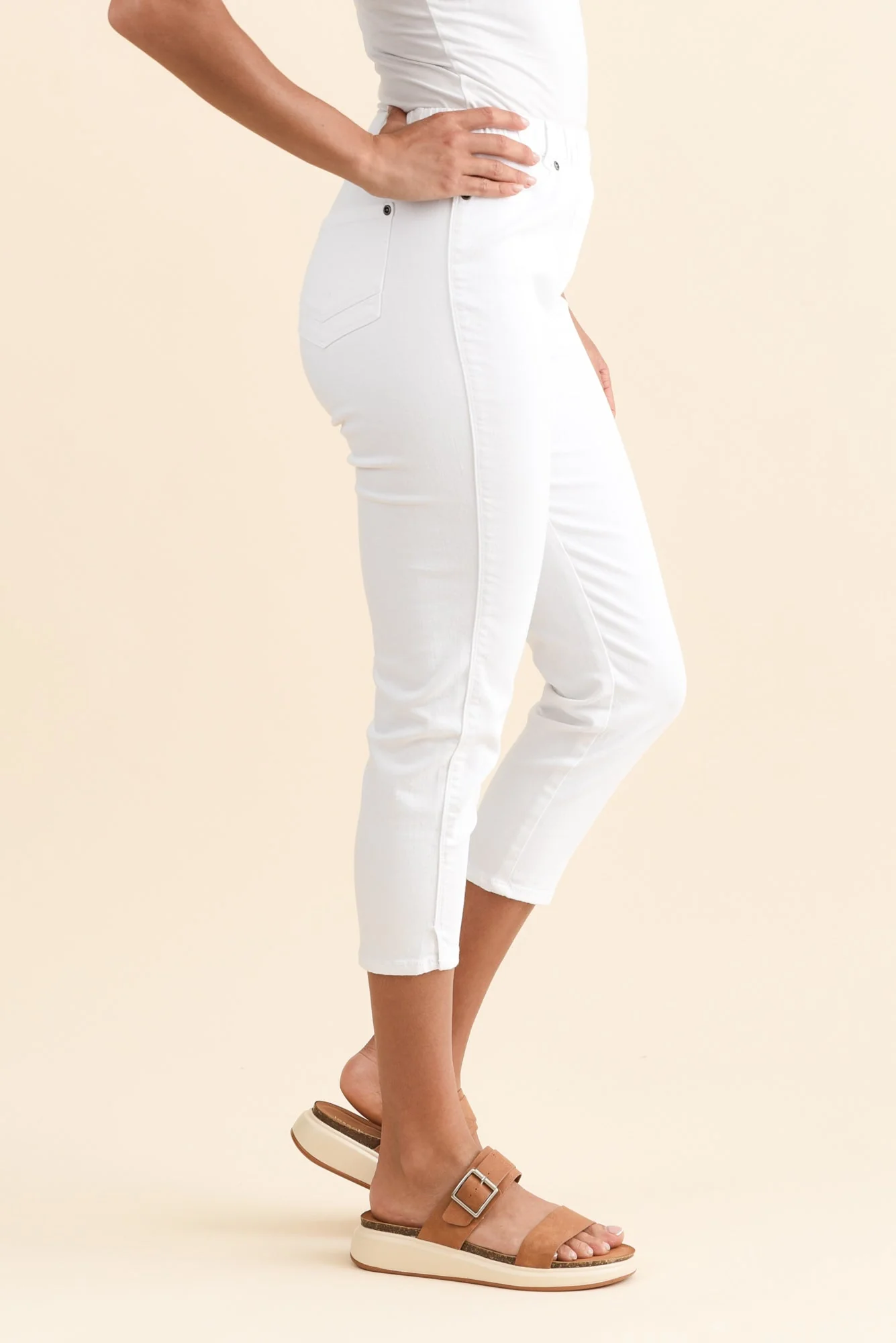 Reed White Stretch Cotton Capri Pants - Image 4