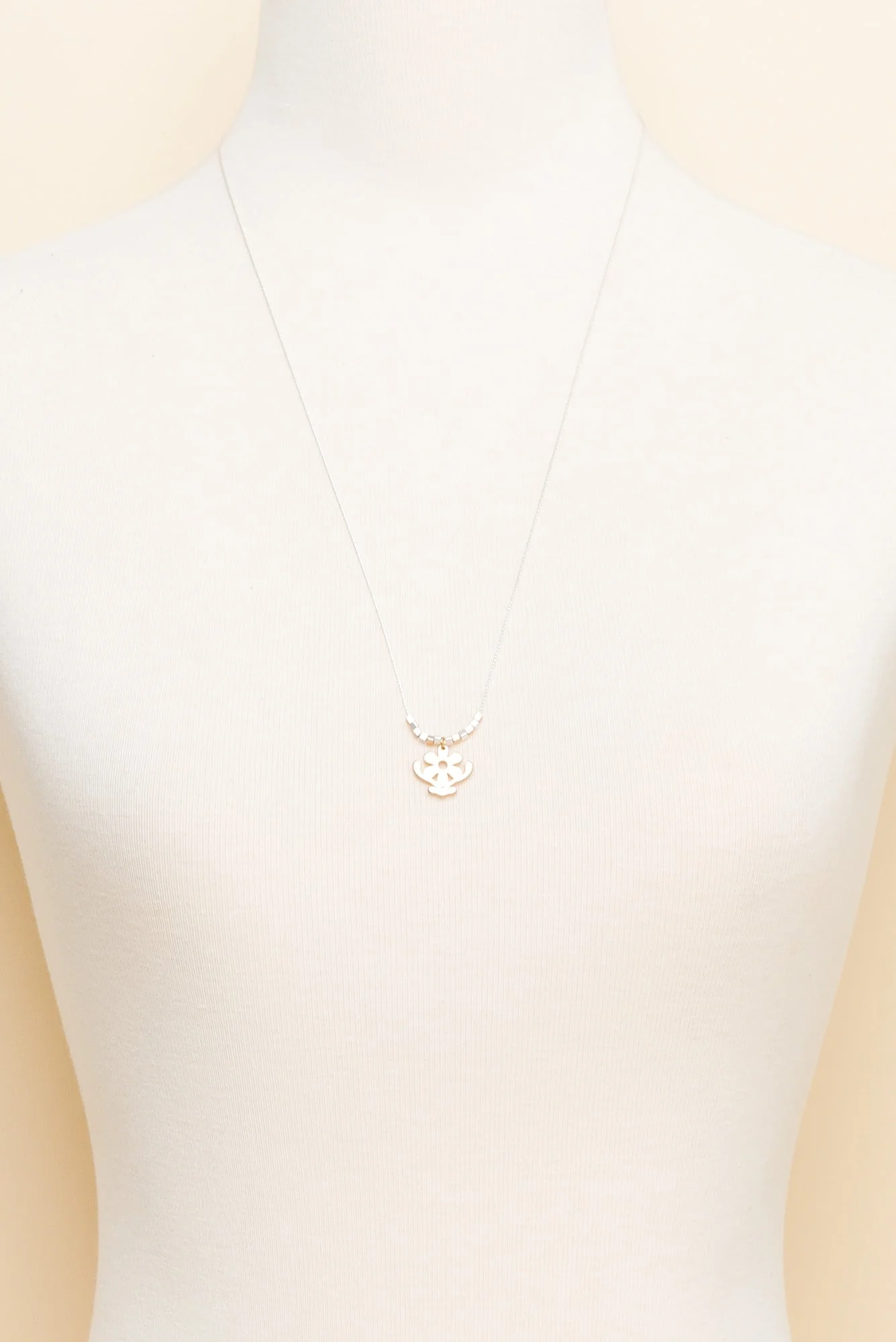 Riya Gold Daisy Pendant Necklace - Image 2