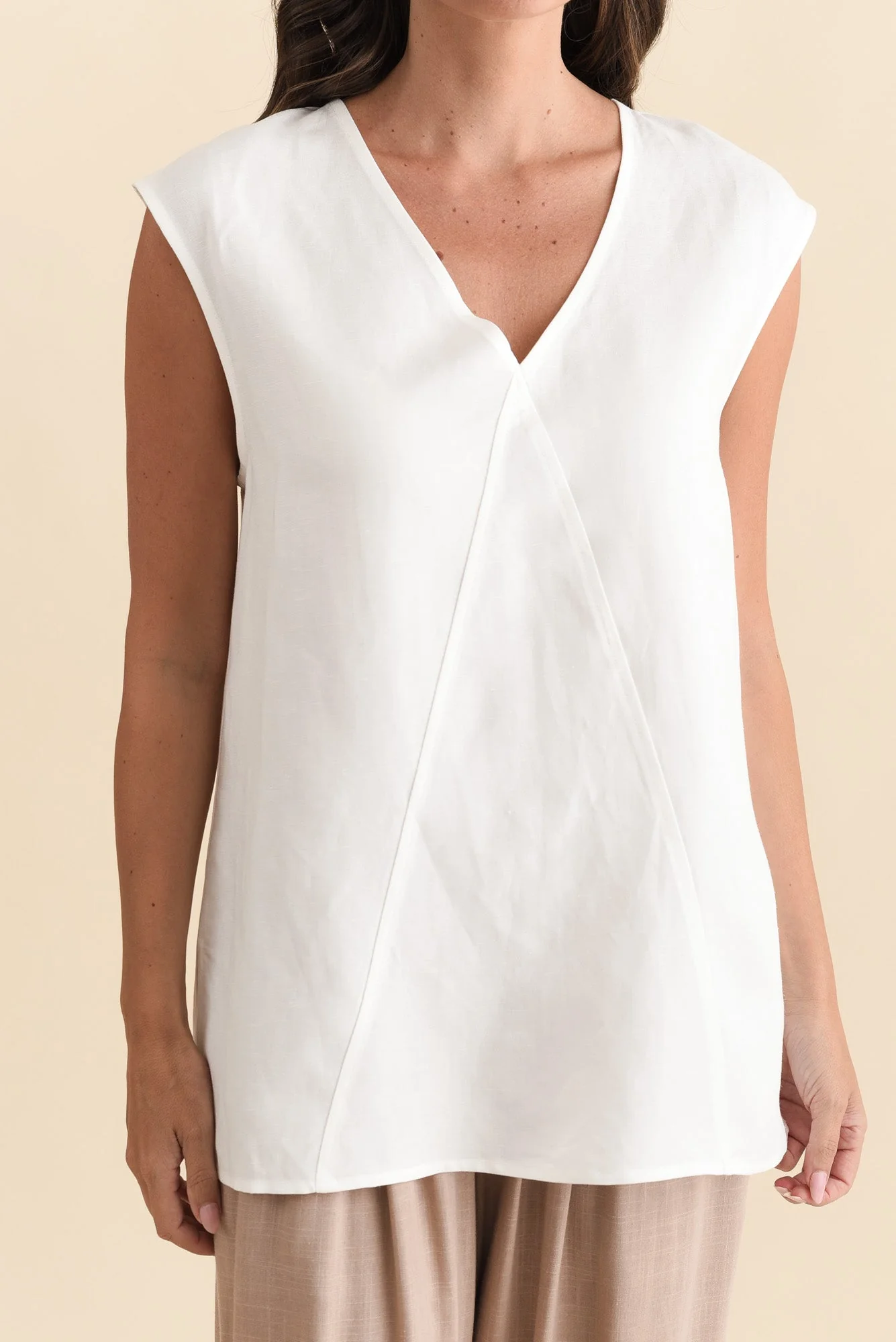 Roxie White Linen Blend V Neck Tank - Image 5