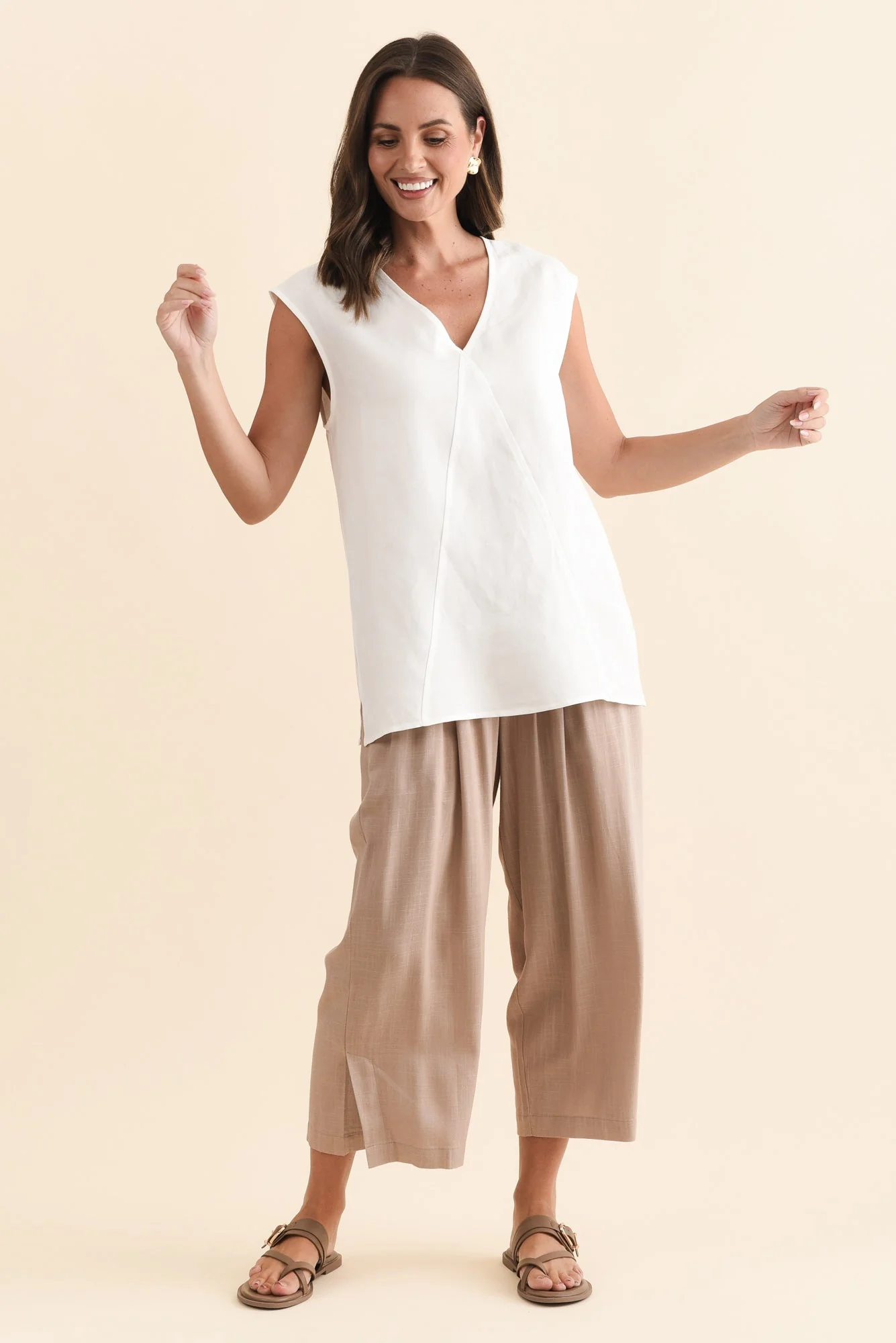 Roxie White Linen Blend V Neck Tank - Image 6