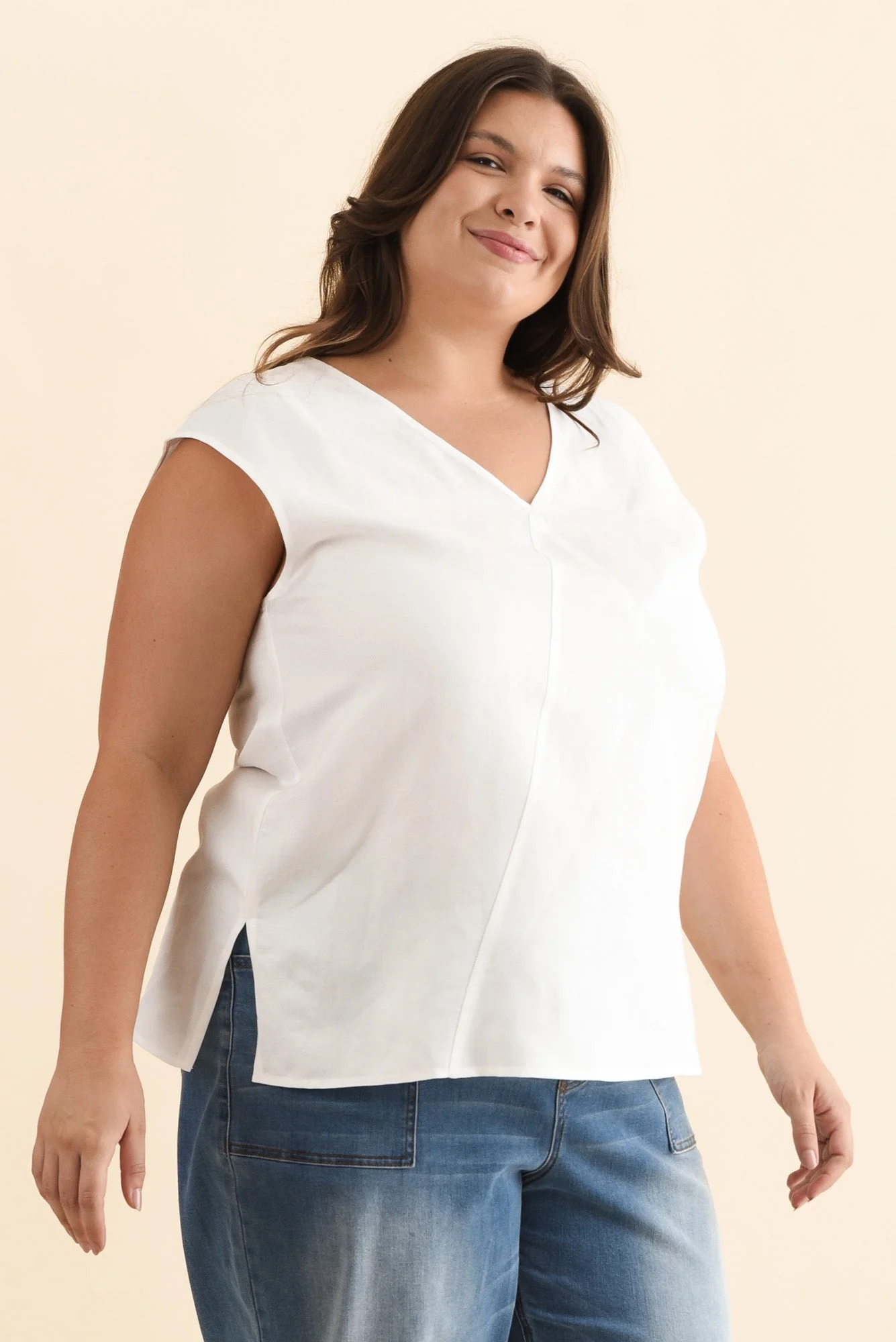 Roxie White Linen Blend V Neck Tank - Image 9