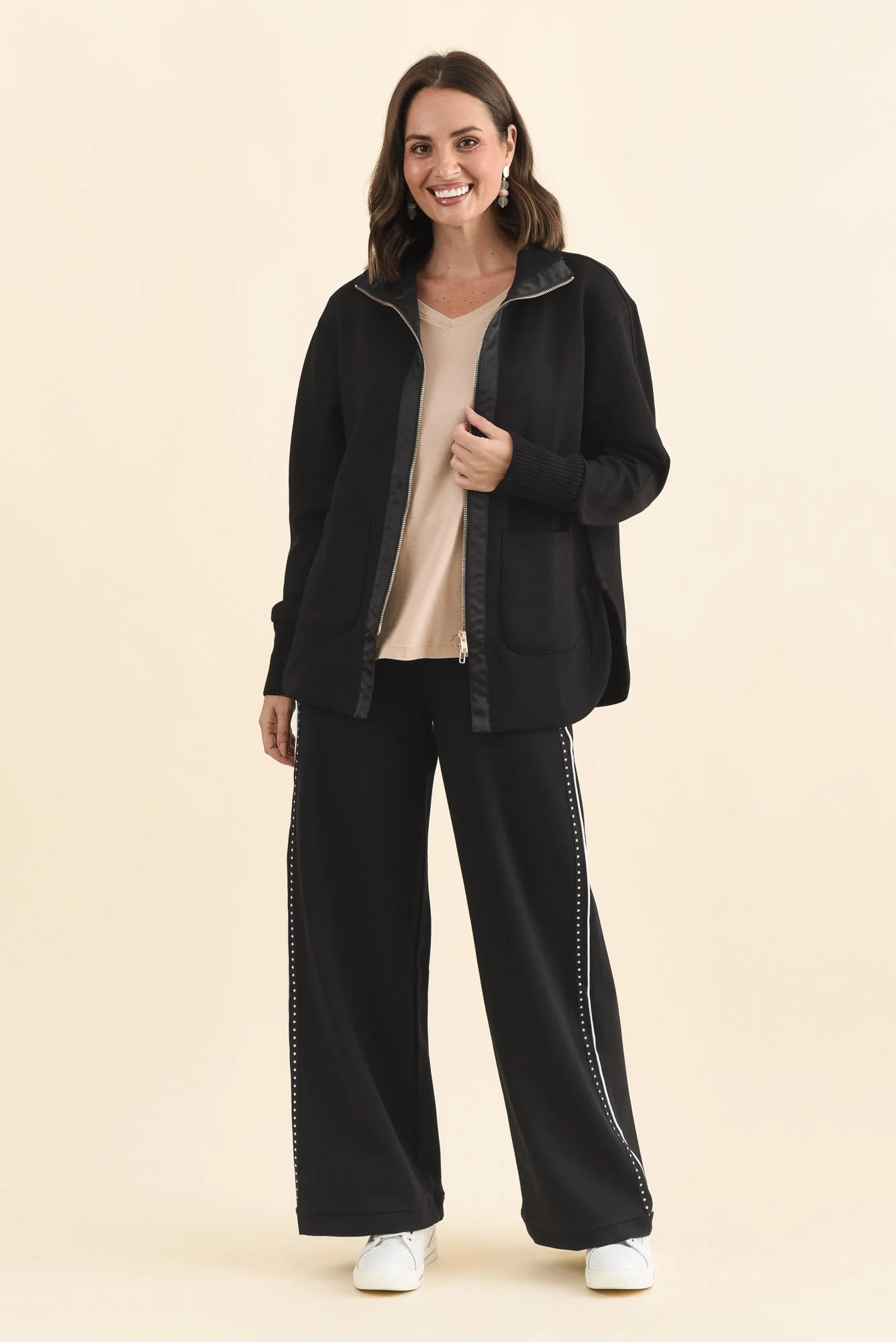 Sabi Black Zip Sweatshirt - Image 6