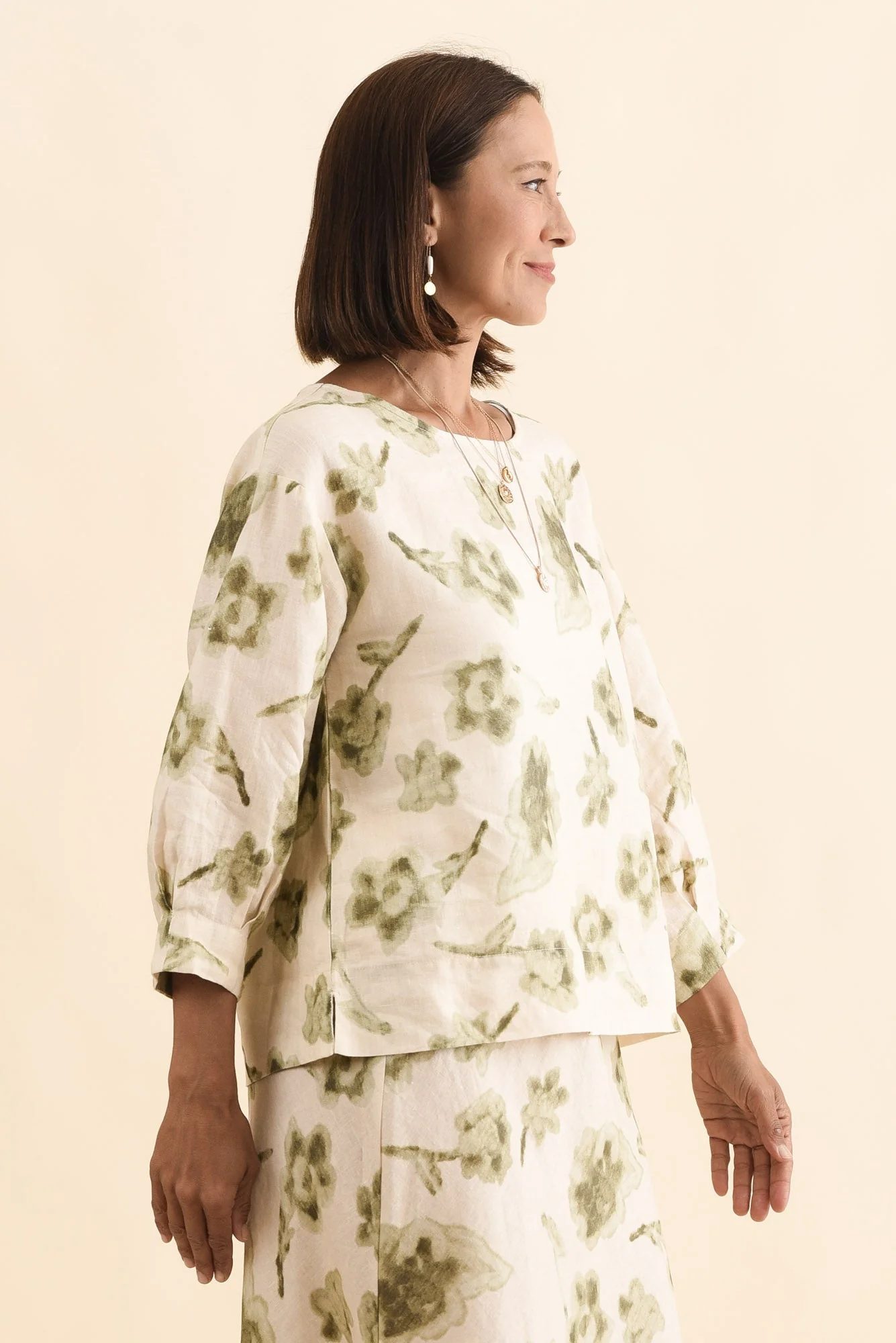 Saloma Cream Floral Linen Scoop Neck Top - Image 3