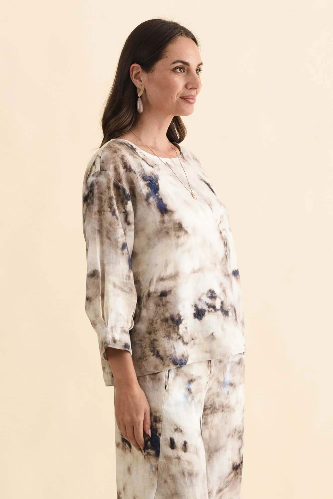 Saloma Taupe Abstract Linen Scoop Neck Top - Image 3