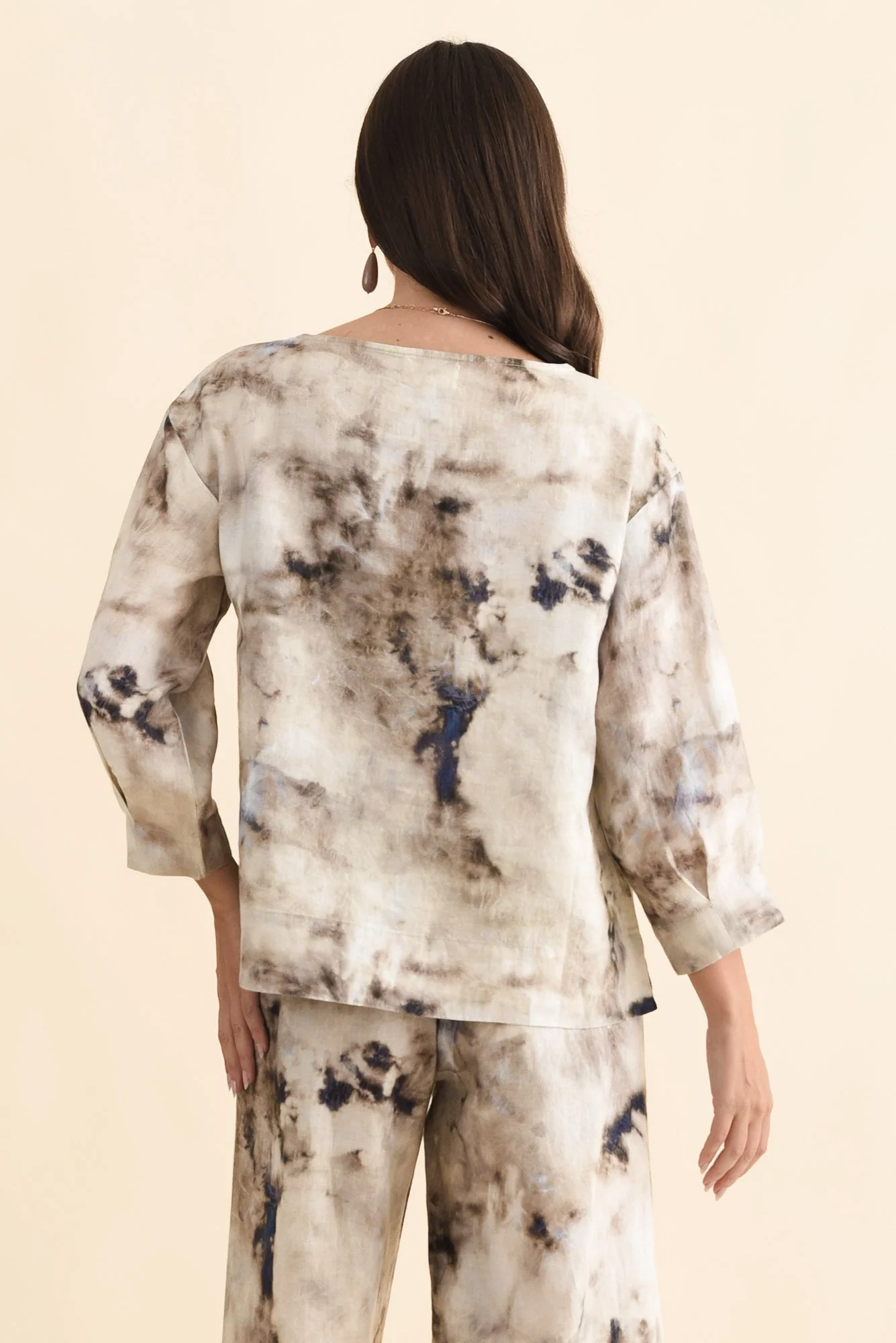 Saloma Taupe Abstract Linen Scoop Neck Top - Image 4