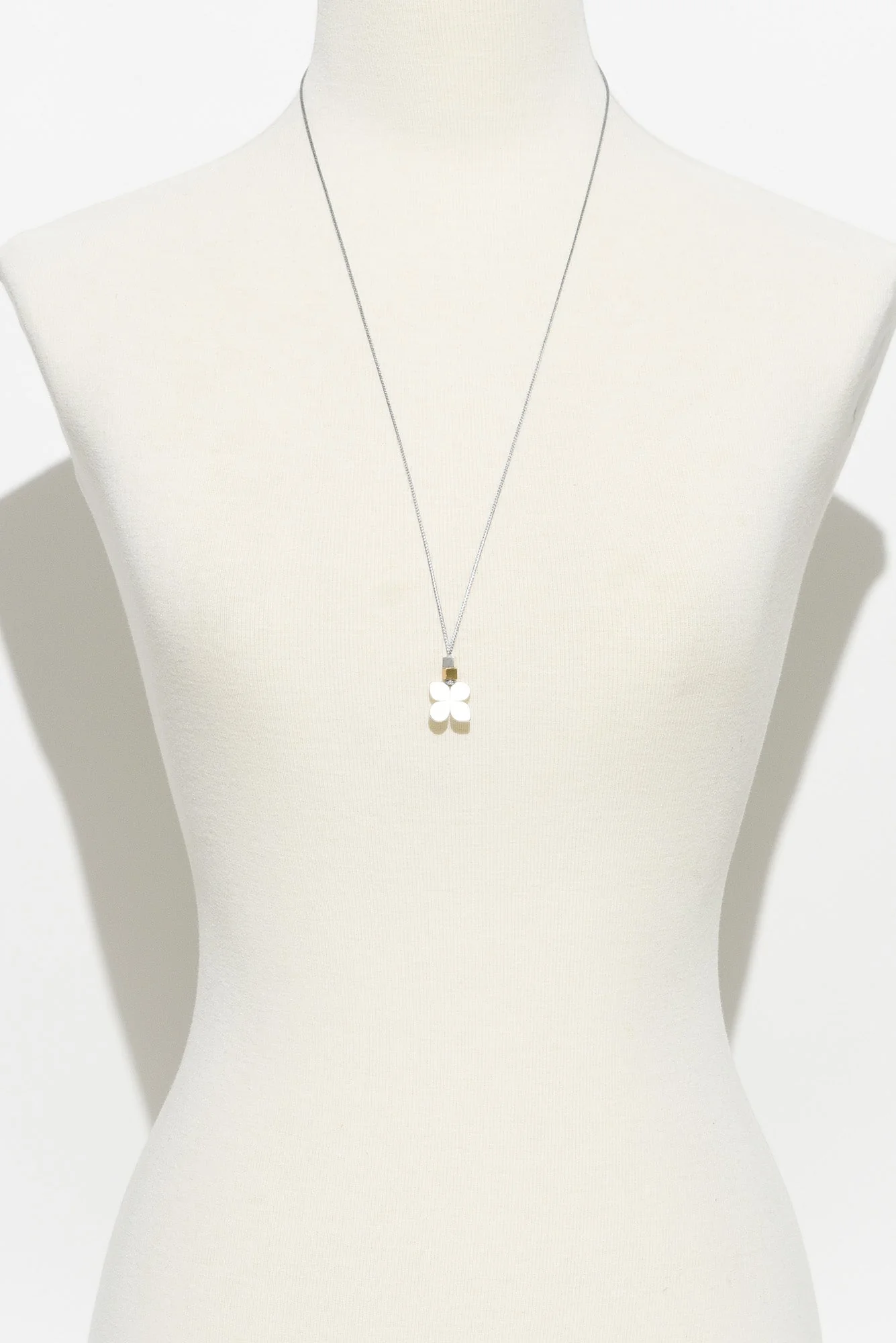 Solana Silver Clover Pendant Necklace - Image 2