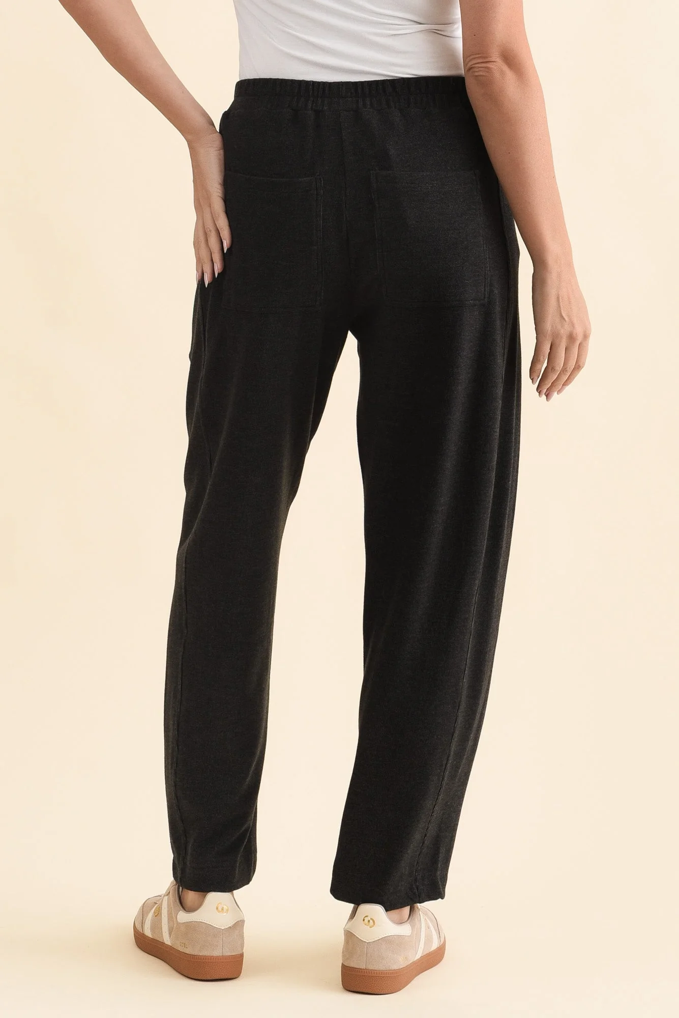 Souffle-Touch Charcoal Barrel Sweatpants - Image 4