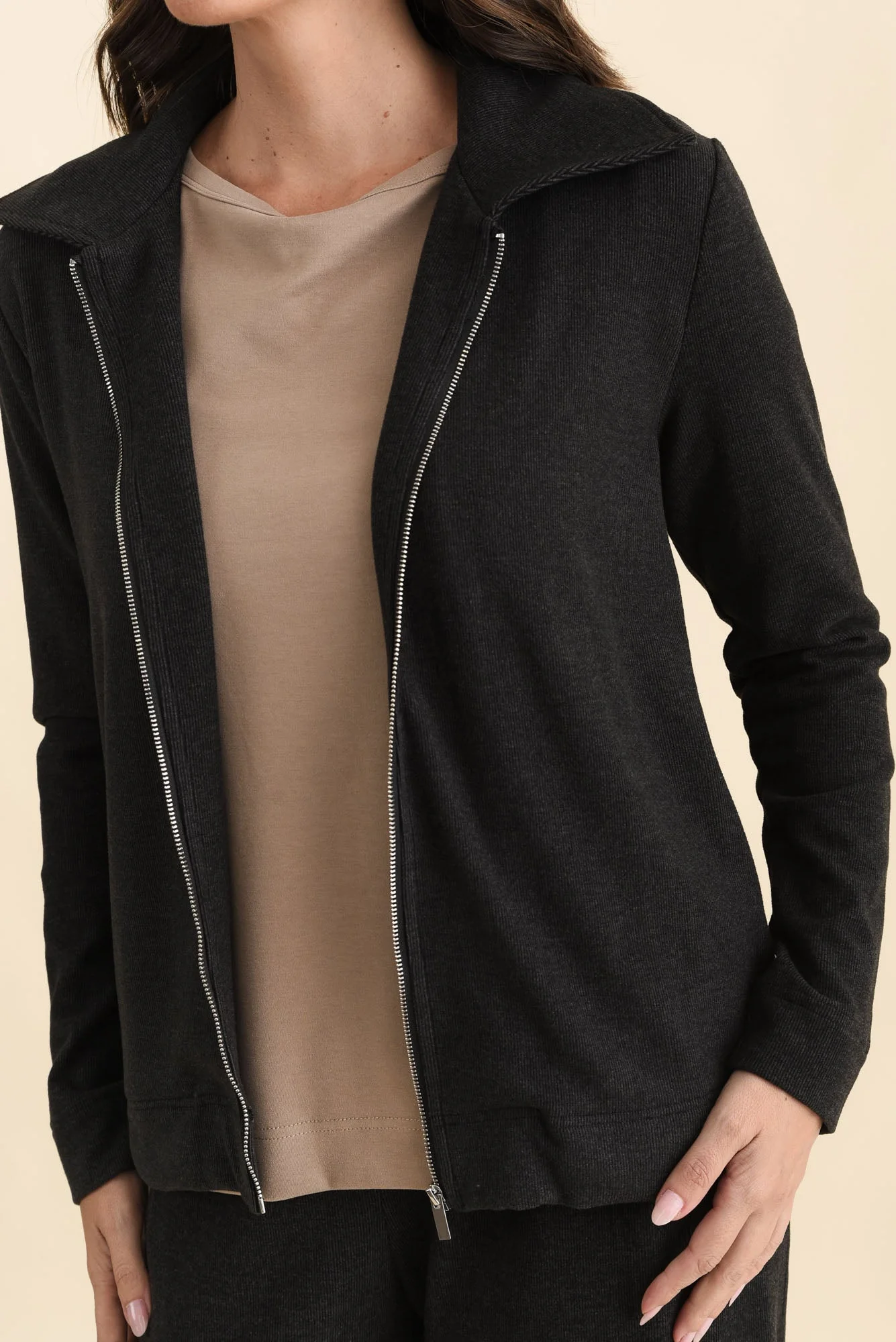 Souffle-Touch Charcoal Zip Jacket - Image 5