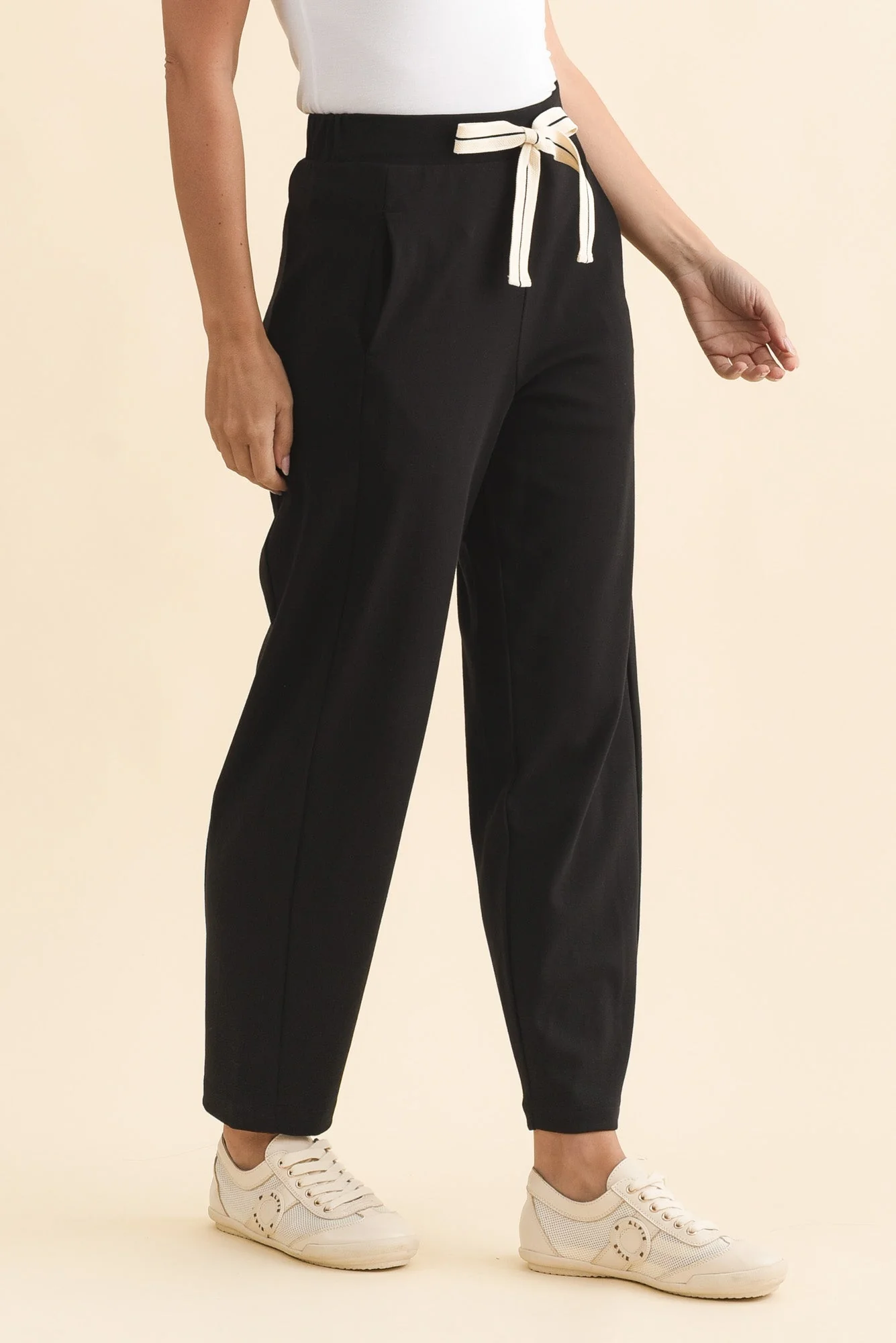 Tenille Black Cotton Barrel Pants - Image 3