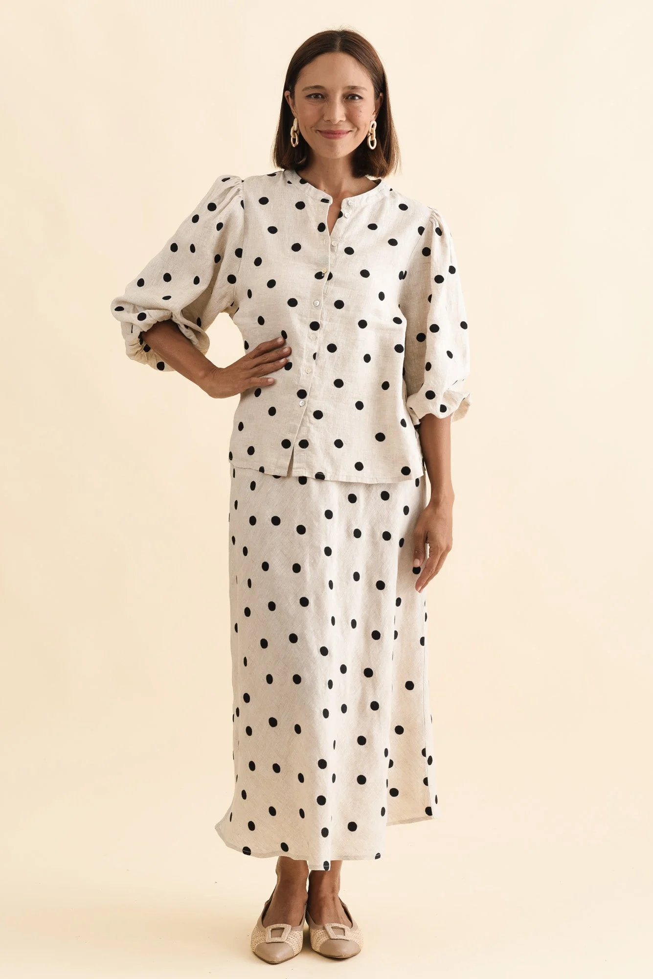 Teya Beige Spot Linen Puff Sleeve Blouse - Image 2