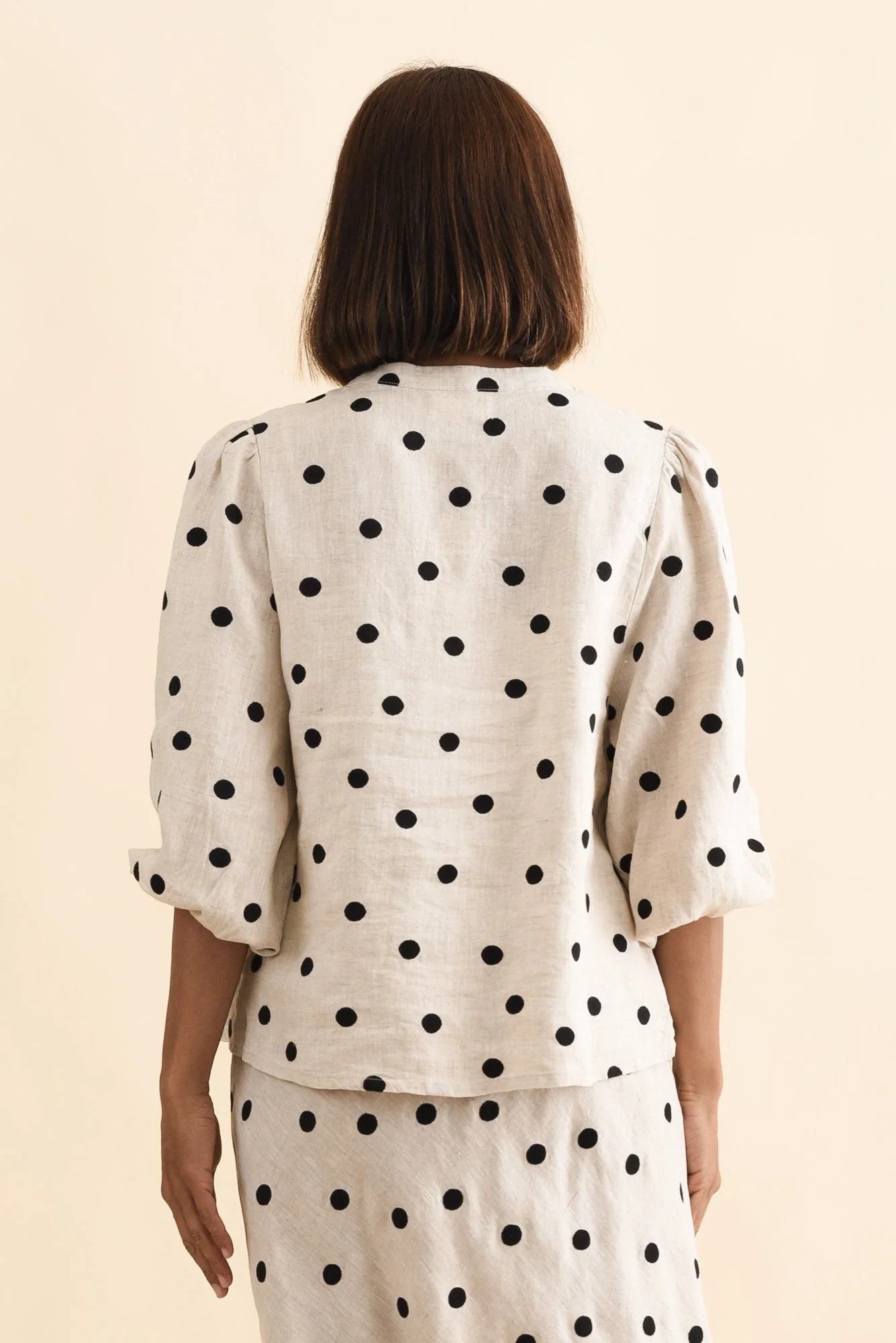 Teya Beige Spot Linen Puff Sleeve Blouse - Image 4