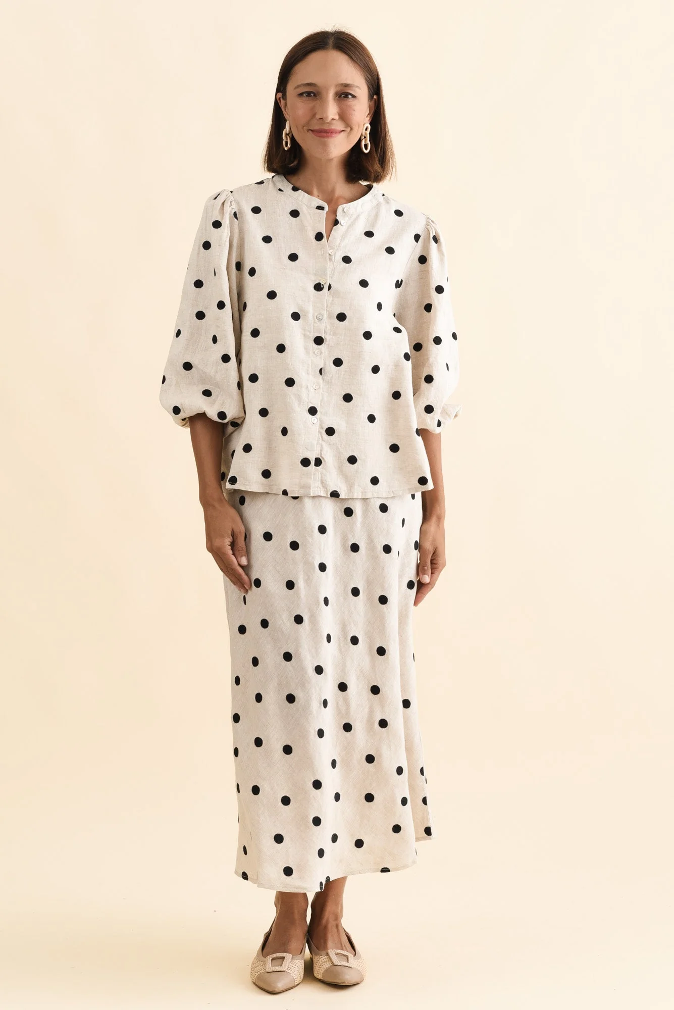 Teya Beige Spot Linen Puff Sleeve Blouse - Image 6