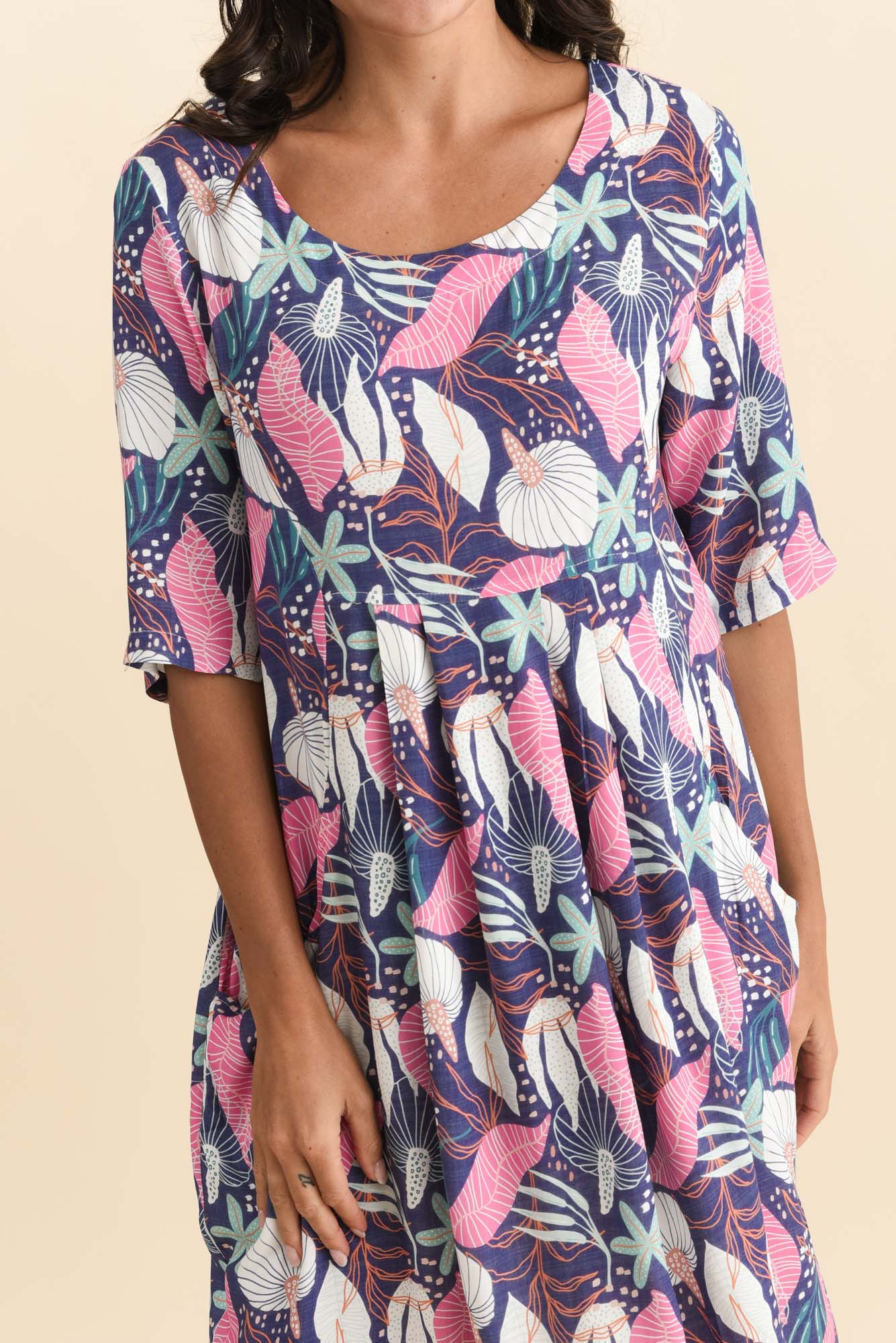Vossi Pink Leaf Pocket Dress - Image 5