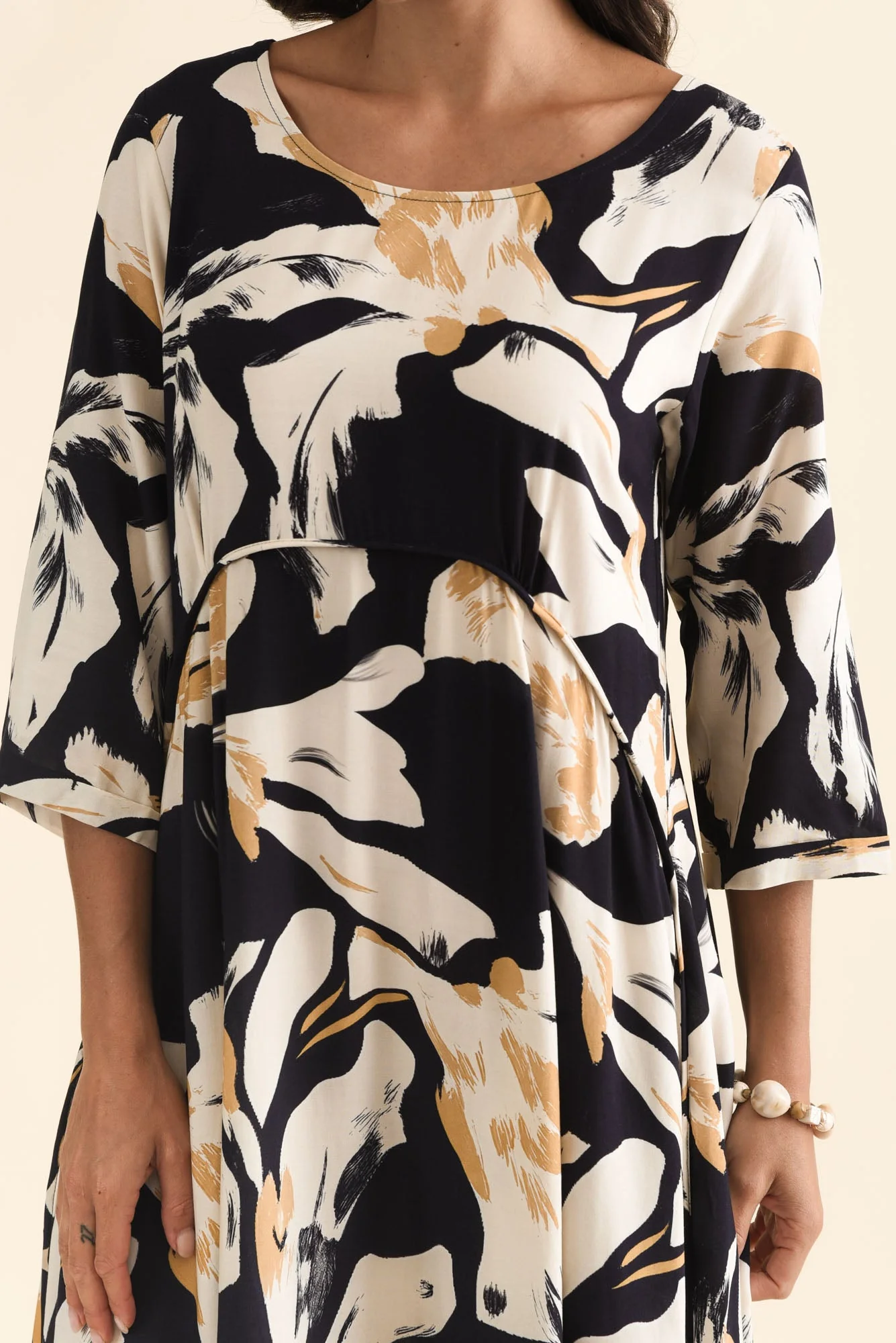 Zaelia Navy Abstract Sleeved Crescent Dress - Image 6